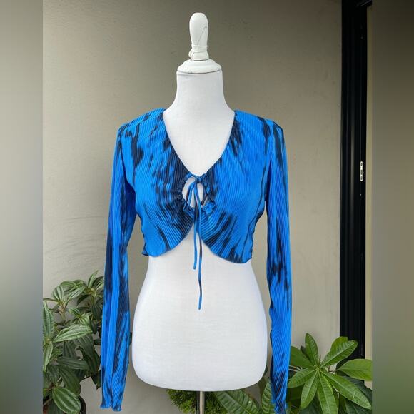 ☘️ Asos / Lola May Tie Dye Ribbed  Blouse with Cutout and Ties in Bright Bl… - Picture 1 of 14